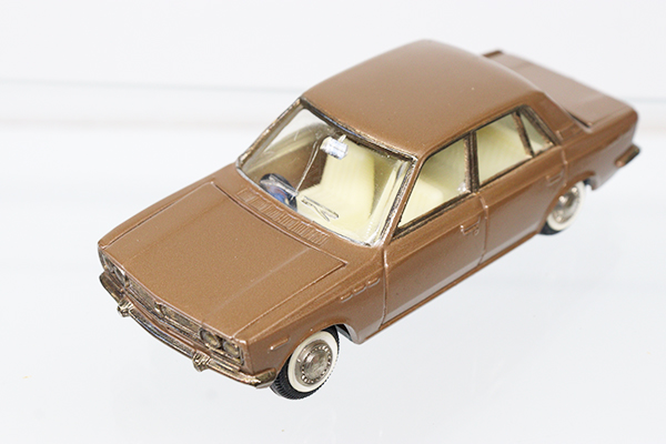ダイヤペット日産ローレル赤十字車 ダイヤペット日産ローレル赤十字車 - メルカリ