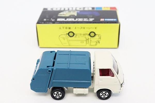 ミニカーショップ ケンボックス トミカ 黒箱☆36☆いすゞエルフ 清掃車