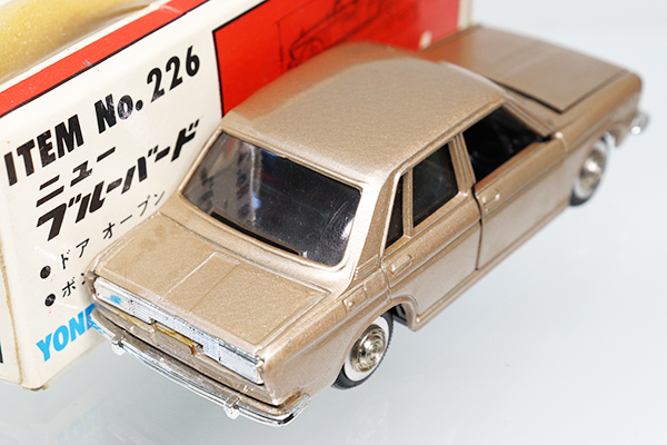 モデルペット　ブルーバード　ハードトップ　箱付き美品 61R4b4kT-HL._UF350,350_QL80_.jpg
