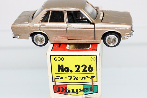 モデルペット　ブルーバード　ハードトップ　箱付き美品 ミニカーショップグローバル - 1/40 ダイヤペット G-42 ニッサン