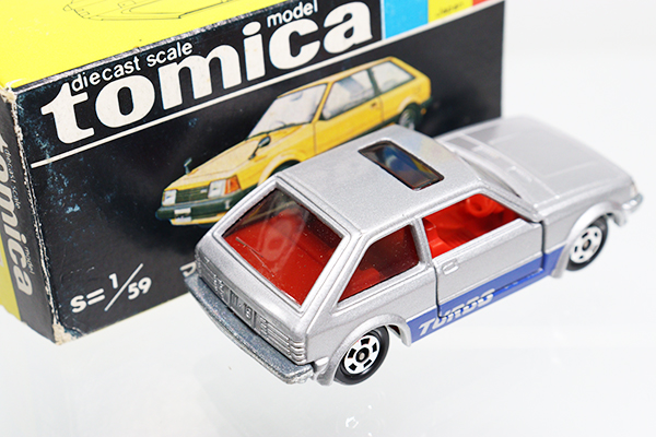 ミニカーショップ ケンボックス トミカ 黒箱☆4☆マツダファミリア