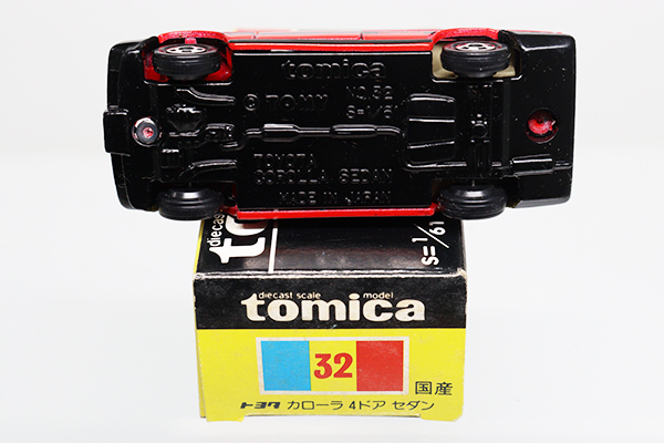 トミカ黒箱トヨタ カローラ 4ドア セダン　スーパーギフト トミカ黒箱トヨタ カローラ 4ドア セダン スーパーギフト トミカ黒箱