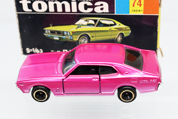 ミニカーショップ ケンボックス トミカ 黒箱☆74☆日産ローレル