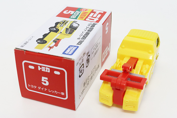 トミカ　赤箱