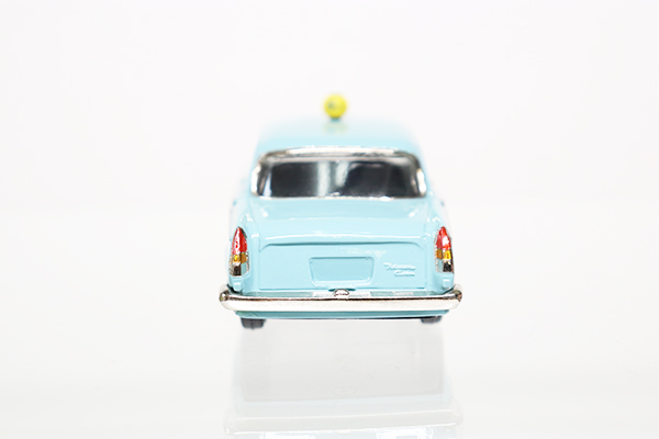 FINEMODELファインモデル　日産セドリック1964 日本赤十字社　1/43 FINEMODELファインモデル 日産セドリック1964 日本赤十字社 1/43