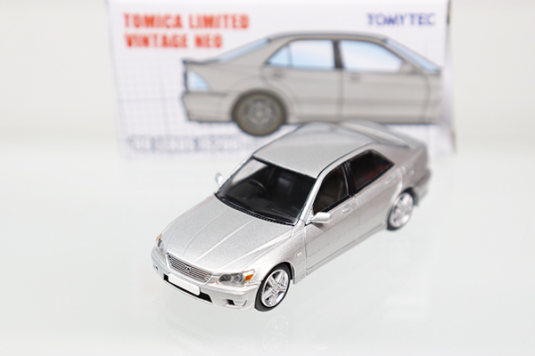 トミカ　TLV　ネオ