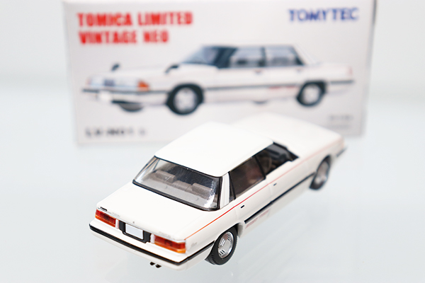 トミカ　TLV　ネオ
