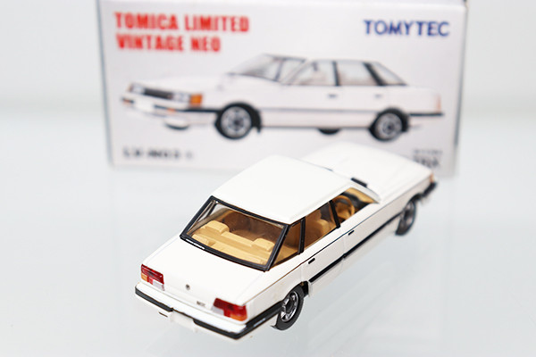 トミカ　TLV　ネオ