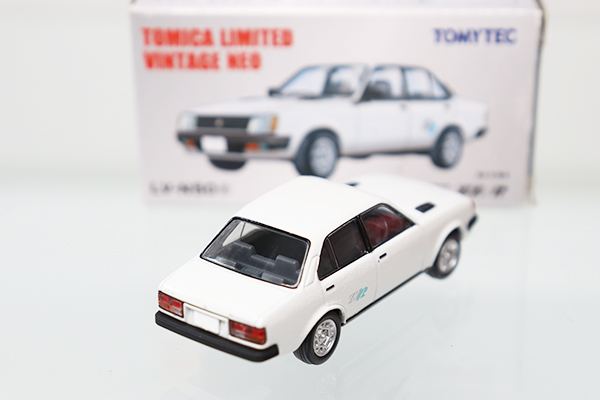 トミカ　TLV　ネオ