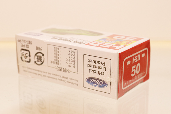 ミニカーショップ ケンボックス トミカ 赤箱☆50☆フォードフォーカス