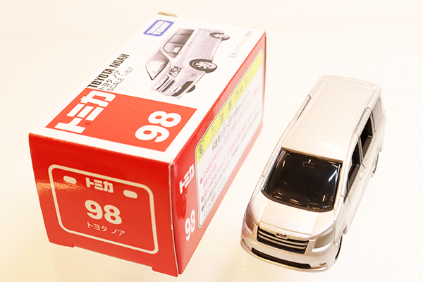 ミニカーショップ ケンボックス トミカ 赤箱☆98☆トヨタノア ※ST09