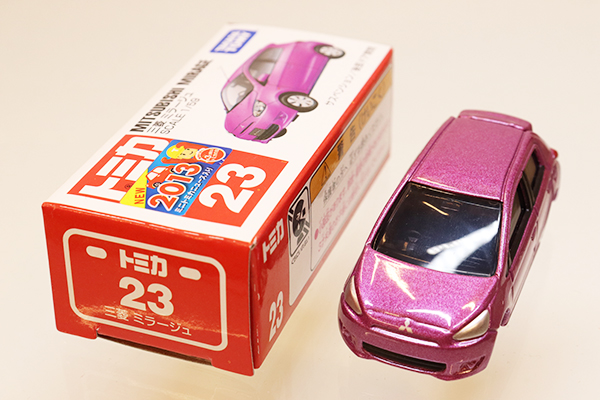 トミカ　赤箱