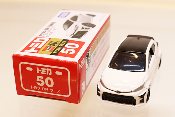 トミカ　赤箱