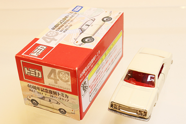 ★商談中★　トミカ40周年記念復刻ミニカー　コロナ ミニカーショップ ケンボックス 復刻トミカ☆2☆トヨタコロナ