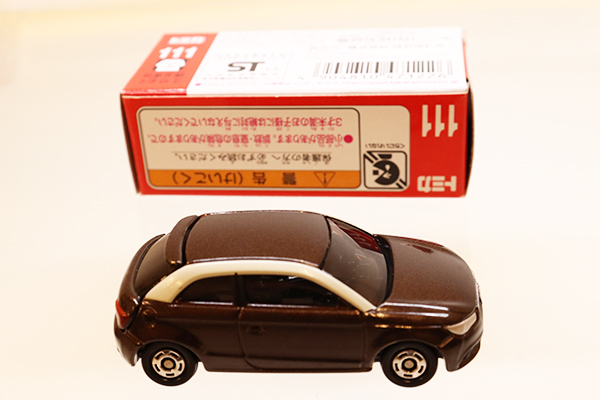 トミカ　アウディ  日本製 ミニカーショップ ケンボックス トミカ 赤箱☆111☆アウディA1