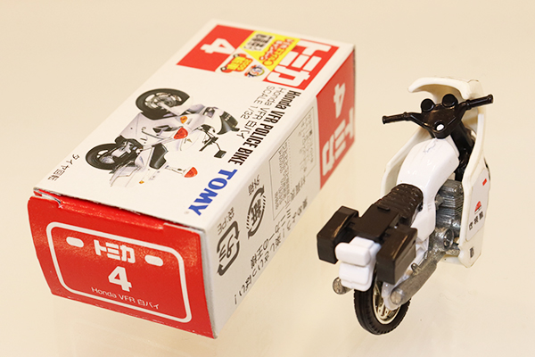 ミニカーショップ ケンボックス トミカ 赤箱☆4☆ホンダVFR 白バイ