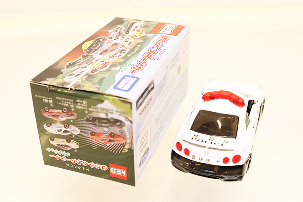 ミニカーショップ ケンボックス トミカくじ日産GT-R パトロールカー