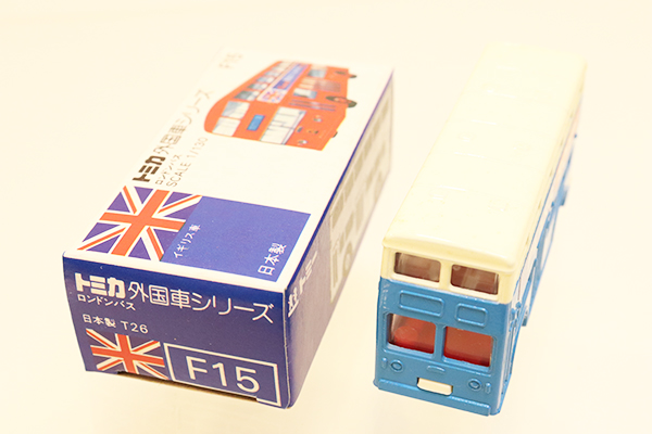 トミカ　青箱
