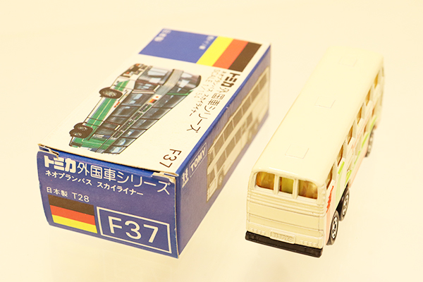 トミカ　青箱