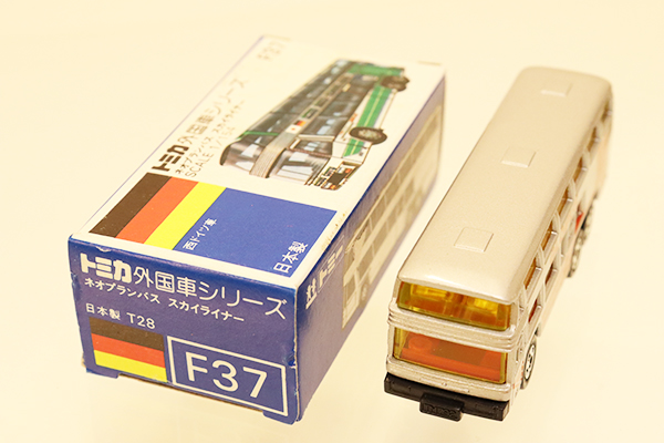 トミカ　青箱