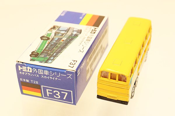 トミカ　青箱