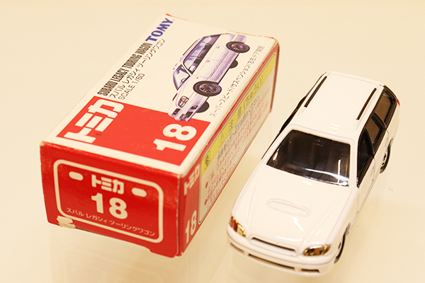 トミカ　赤箱