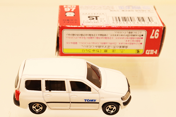 ミニカーショップ ケンボックス トミカ 赤箱☆97☆トヨタプロボックス