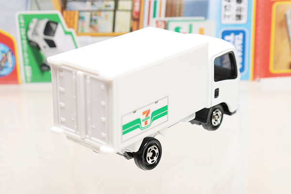 【ヴィンテージ】セブンイレブン トラック ミニカー おもちゃ Feeling good at Seven-Eleven ☆ Tomica Limited Vintage Neo