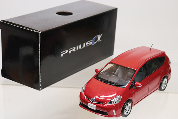 トヨタ プリウスαミニカー 赤 1/24 ミニカーショップ ケンボックス ディーラー特注トヨタプリウスα