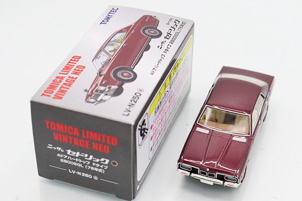 トミカリミテッドヴィンテージ ニッサン セドリック グロリア N257 N258 トミカリミテッドヴィンテージ ニッサン セドリック グロリア
