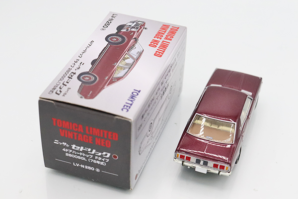 トミカリミテッドヴィンテージネオ セドグロ 2台セット ニッサン セドリック & グロリア 2台セット トミカリミテッド