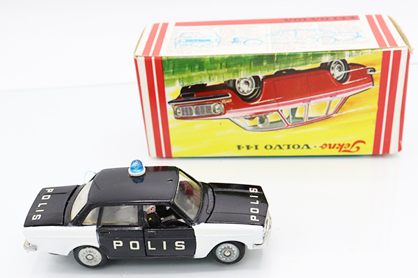 ミニカーショップ ケンボックス Tekno☆835☆ボルボVOLVO 144 POLIS ※1 