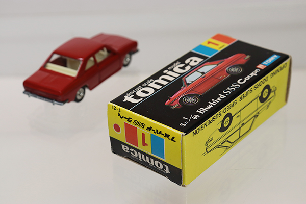 ミニカーショップ ケンボックス トミカ 黒箱☆1-1-6☆日産ブルーバード
