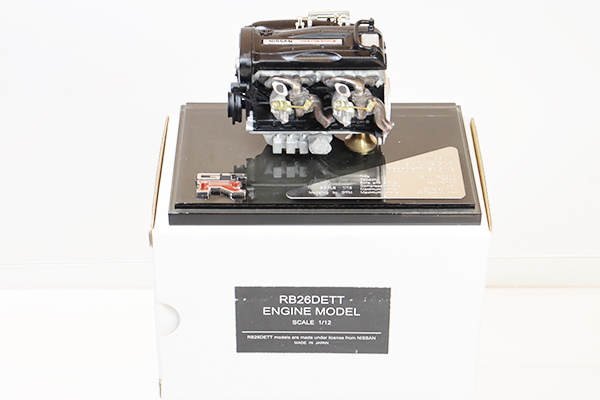No250ミニカー1/18箱ありNISSAN SKYLINE 2000GT-R Kyosho 1:18 Nissan Skyline 2000GT-R Open All Doors Silvery