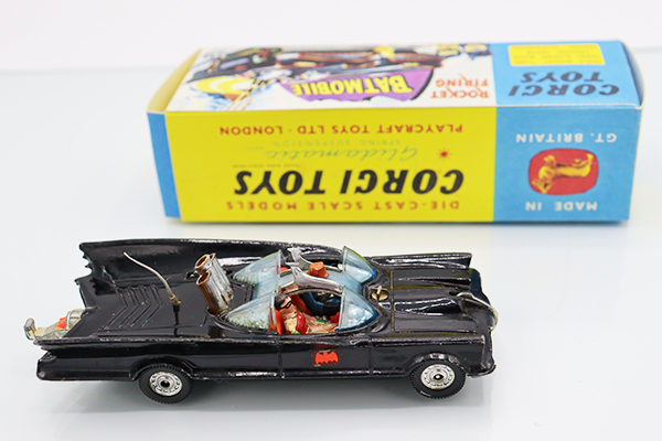 ミニカーショップ ケンボックス CORGI☆267☆ROCKET FIRING BATMOBILE