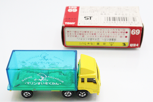 トミカ　赤箱