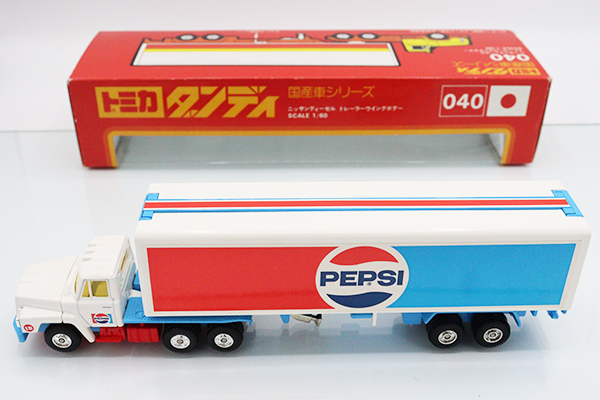 PEPSI 100周年トレーラー ミニカー 黒/金 全長約34㎝ - メルカリ