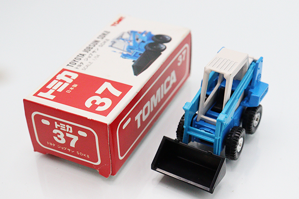 ミニカーショップ ケンボックス トミカ 赤箱(日本製)☆37☆トヨタ