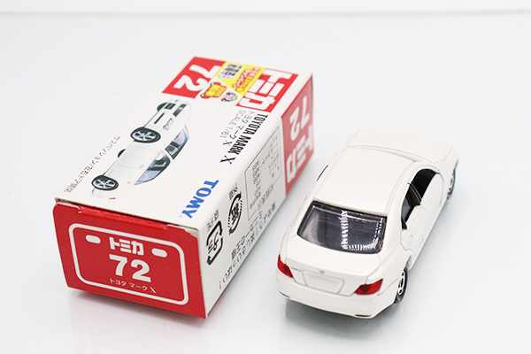 ミニカーショップ ケンボックス トミカ 赤箱☆72☆トヨタマーク X (白