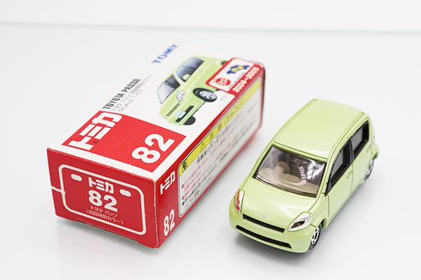 ミニカーショップ ケンボックス トミカ 赤箱☆82☆トヨタパッソ (初回