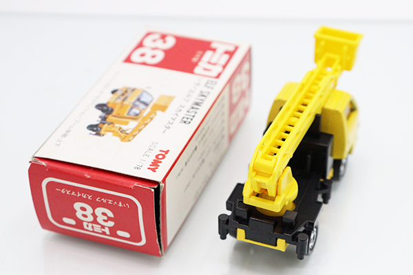 ミニカーショップ ケンボックス ?トミカ 赤箱(日本製)☆38-5-1☆いすゞ