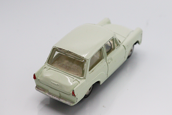 萬代屋【トヨタ パブリカ黄緑】ブリキtin toy car自動車ミニカー【箱無】 BANDAI - 萬代屋【トヨタ パブリカ 黄緑】ブリキ ミニチュア自動車