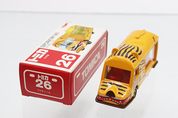 トミカ　赤箱