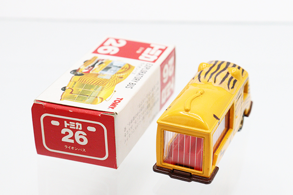 トミカ　赤箱