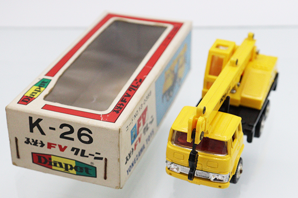 FUSO クレーン？ミニカー ？ティッシュ箱くらい？ FUSO クレーン？ミニカー ？ティッシュ箱くらい？ FUSO クレーン
