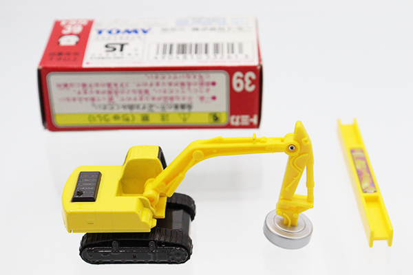 ミニカーショップ ケンボックス トミカ 赤箱☆39☆リフマグ 油圧