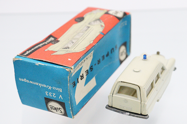 ミニカーショップ ケンボックス SIKUV233 Binz-Krankenwagen ※ドイツ製