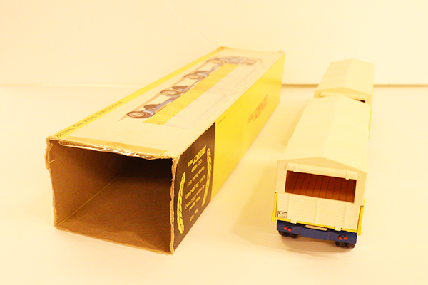 ミニカーショップ ケンボックス DINKY TOYS☆917☆MERCEDES