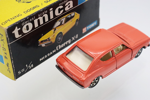 トミカ　黒箱