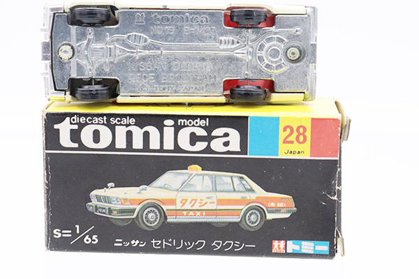 ミニカーショップ ケンボックス トミカ 黒箱☆28☆日産